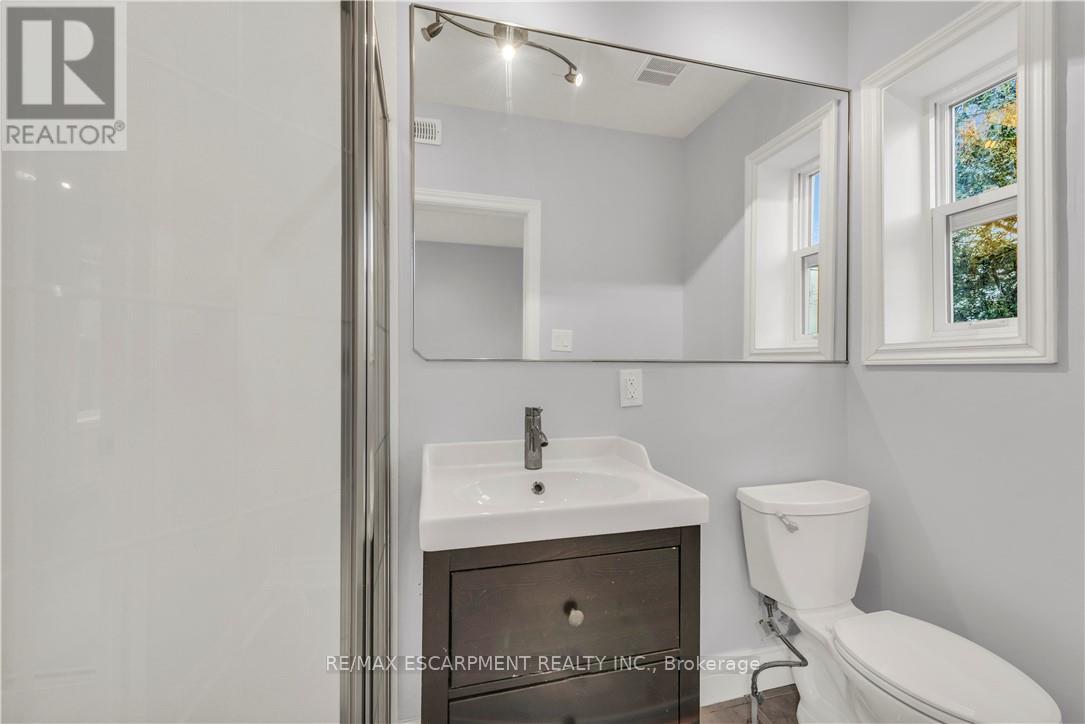 Upper - 51 Wellington Street S, Hamilton, Ontario  L8N 2P9 - Photo 17 - X12836144