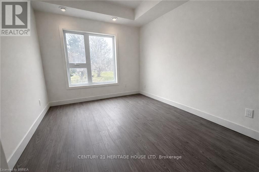 210 - 16 Melbourne Avenue, St. Catharines, Ontario  L2P 3J8 - Photo 9 - X12836154