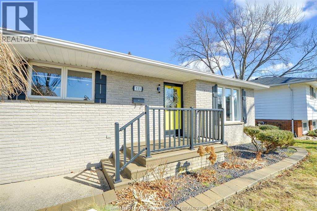 533 Maple, Lasalle, Ontario  N9J 1P6 - Photo 3 - 26004252