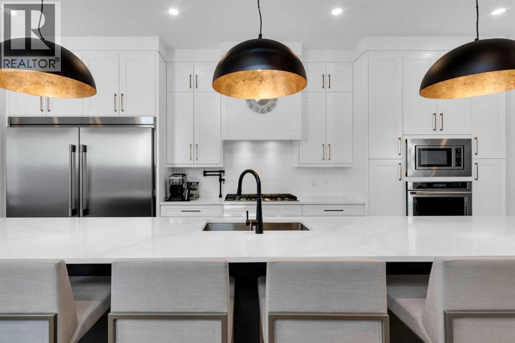 704 37 Street Sw, Calgary, Alberta  T3C 1R9 - Photo 10 - A2282186