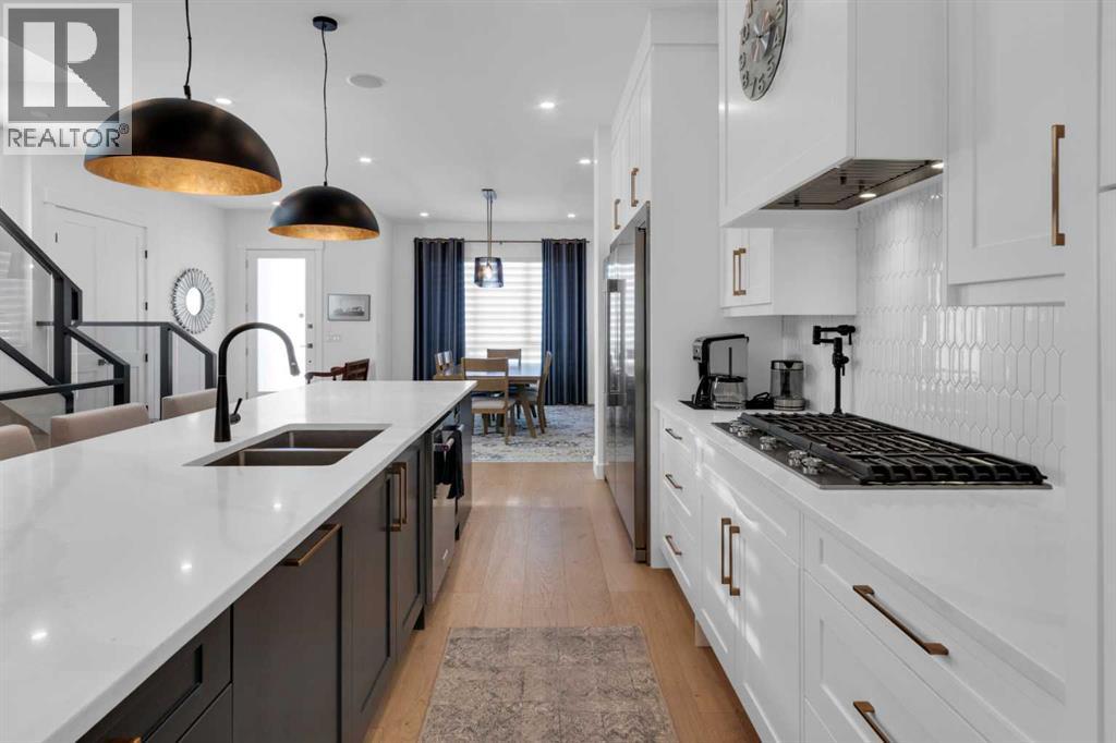 704 37 Street Sw, Calgary, Alberta  T3C 1R9 - Photo 7 - A2282186