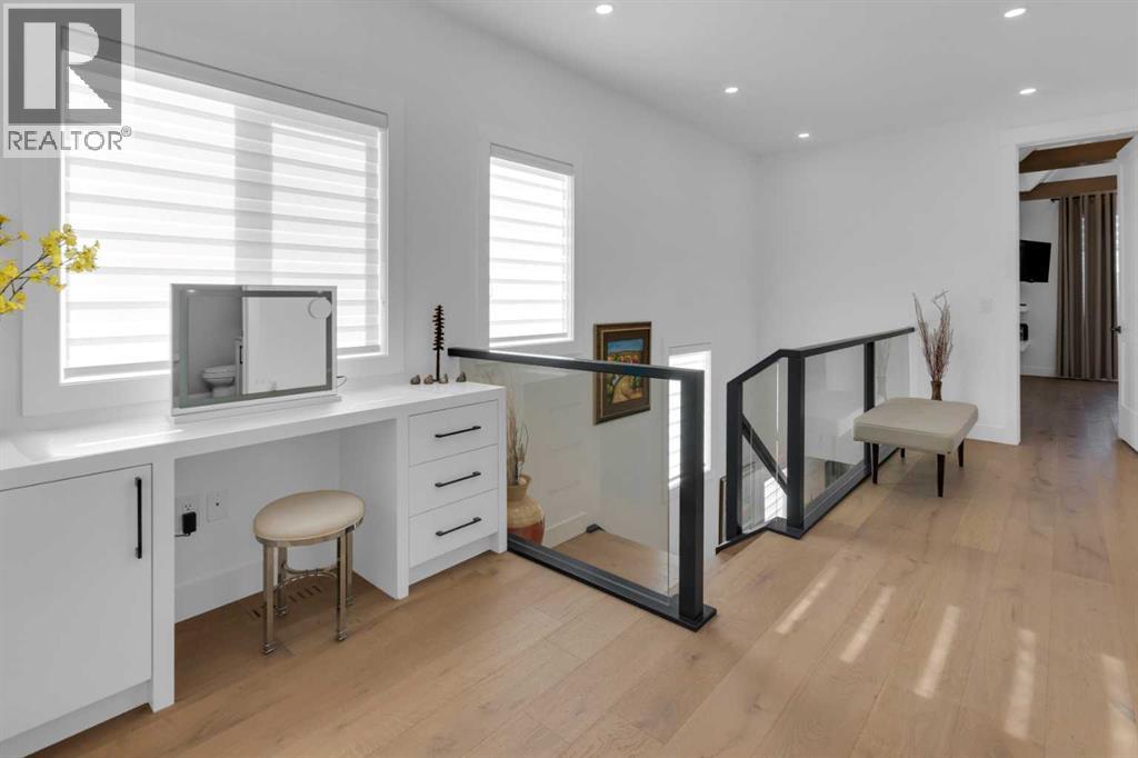 704 37 Street Sw, Calgary, Alberta  T3C 1R9 - Photo 17 - A2282186