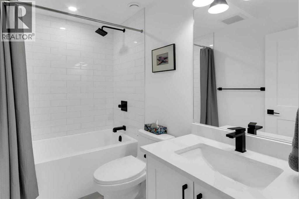 704 37 Street Sw, Calgary, Alberta  T3C 1R9 - Photo 35 - A2282186