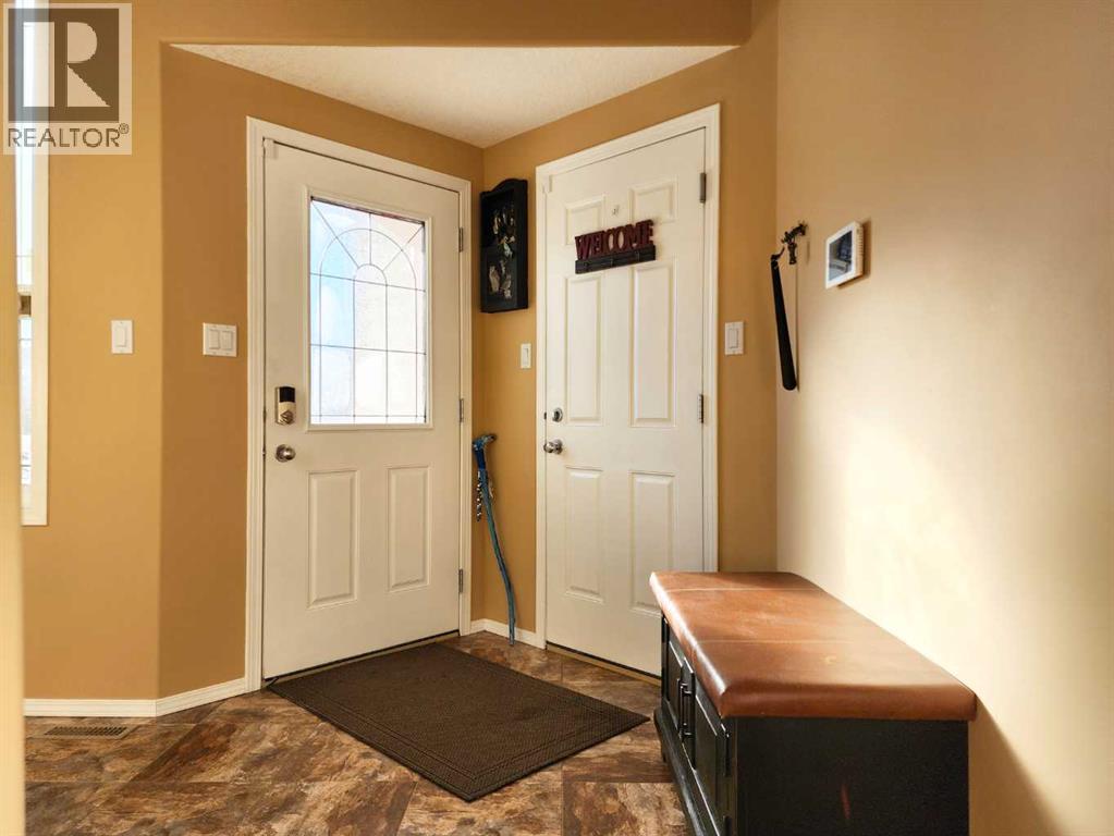 52 Squamish Crescent W, Lethbridge, Alberta  T1K 7Y9 - Photo 4 - A2288675