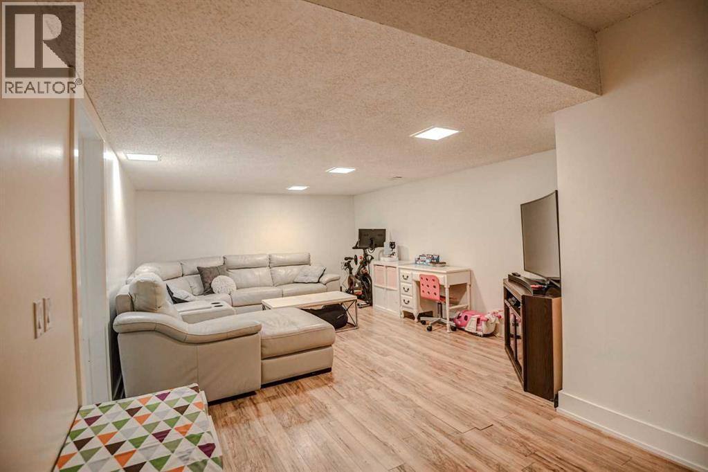 311 Canterbury Place Sw, Calgary, Alberta  T2W 2B5 - Photo 29 - A2287688