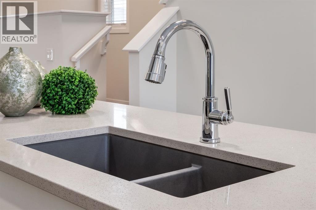 128 Hotchkiss Gate Se, Calgary, Alberta  T3S 0G1 - Photo 8 - A2289360