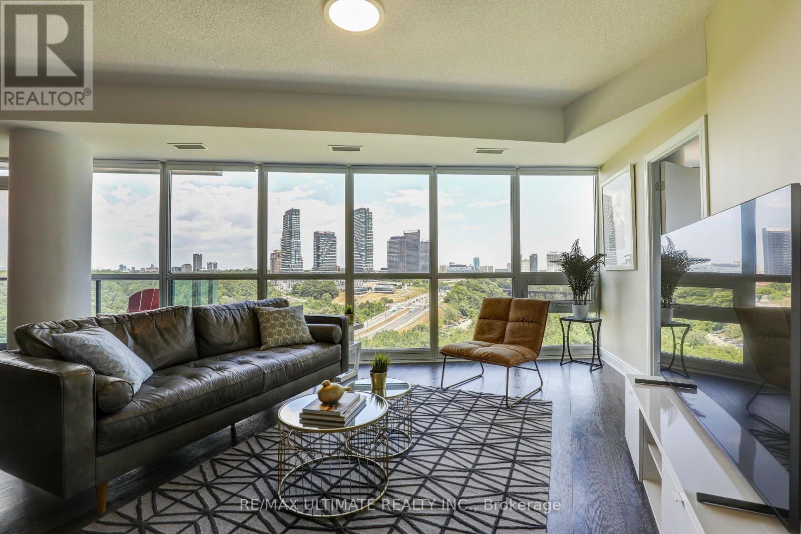 807 - 35 Brian Peck Crescent, Toronto, Ontario M4G 0A5 - Photo 7 - C12835574