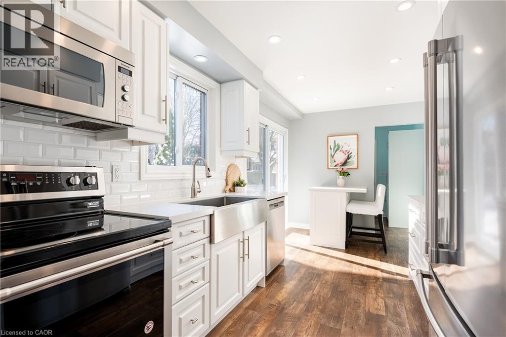 1404 Kimberley Drive, Oakville, Ontario  L6H 2W6 - Photo 9 - 40805526