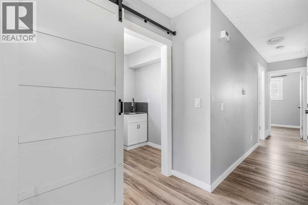 183 Penbrooke Close Se, Calgary, Alberta  T2A 3N9 - Photo 9 - A2285842