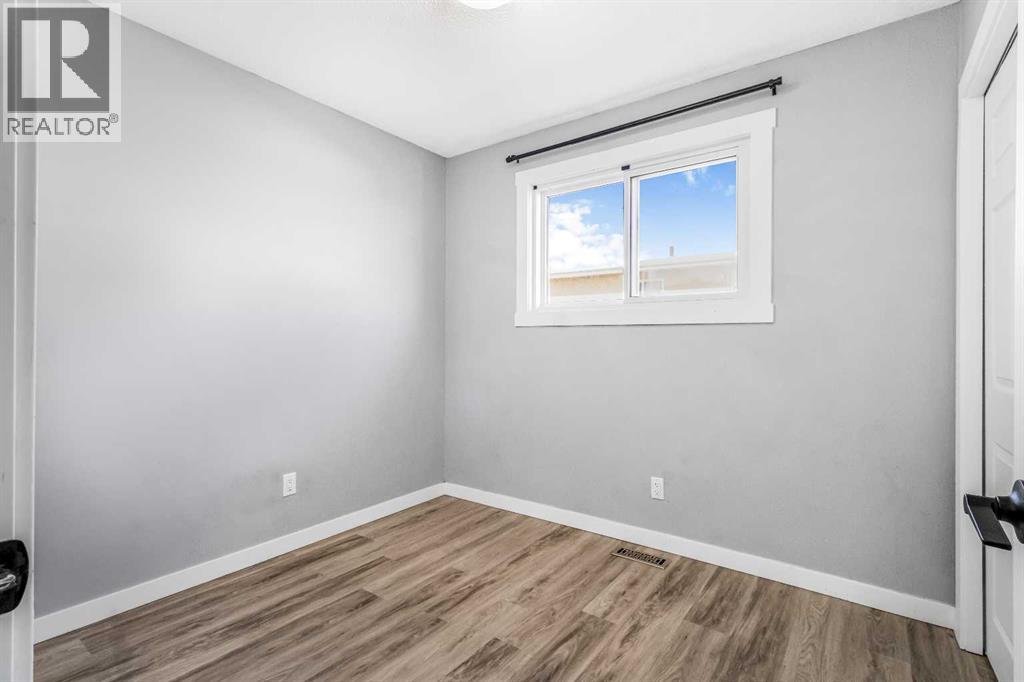 183 Penbrooke Close Se, Calgary, Alberta  T2A 3N9 - Photo 13 - A2285842