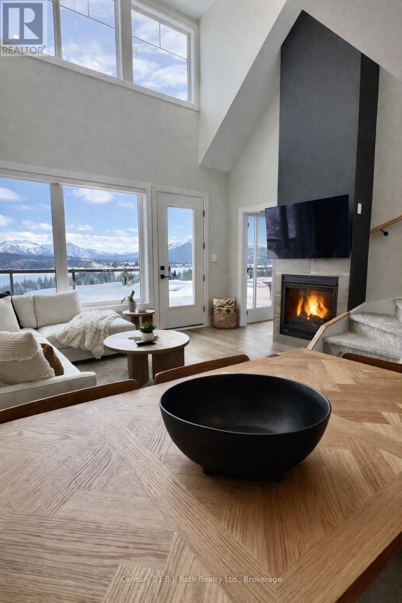 302 - 11 Treetops Lane, Huntsville, Ontario  P1H 1A9 - Photo 1 - X12833842