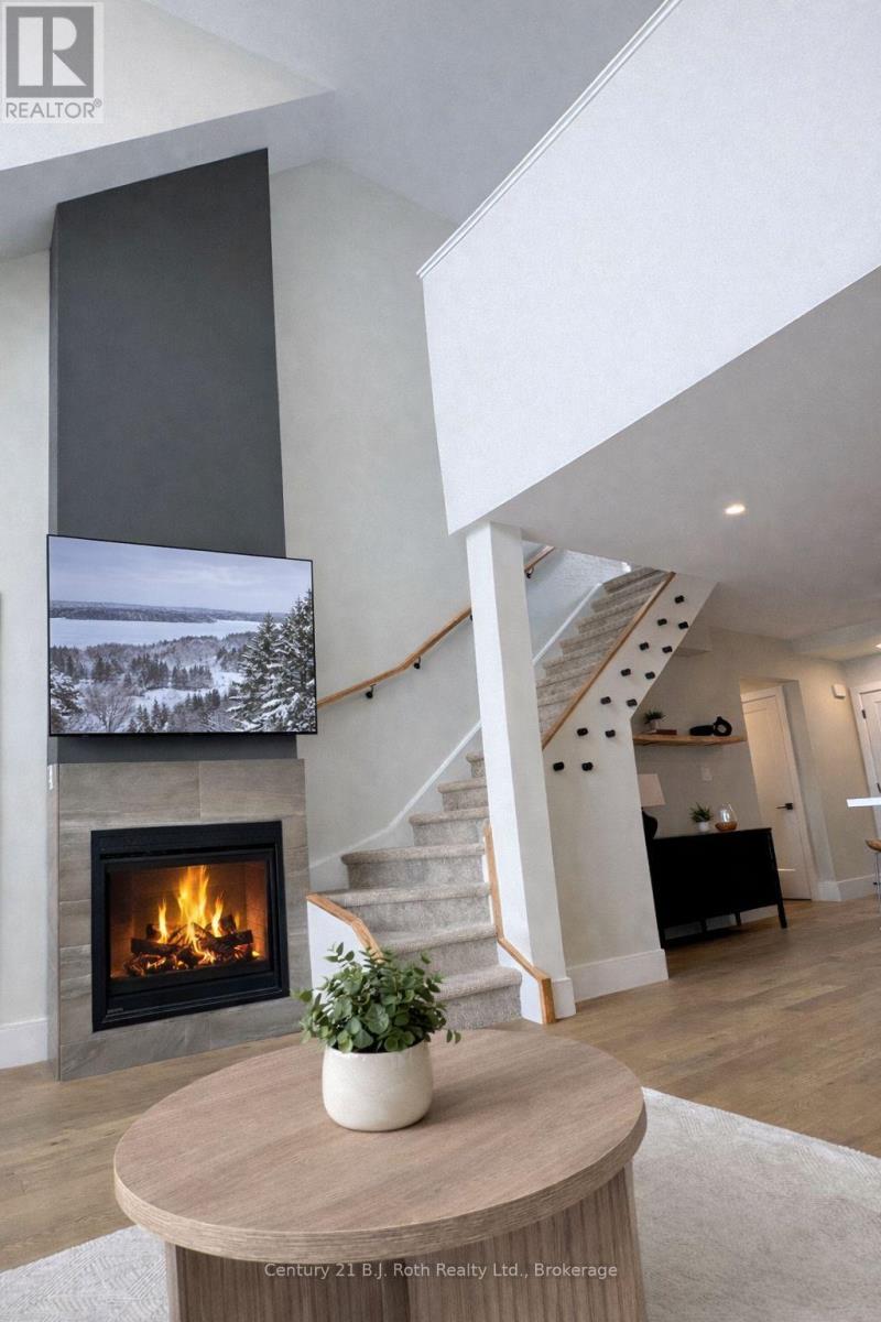 302 - 11 Treetops Lane, Huntsville, Ontario  P1H 1A9 - Photo 3 - X12833842