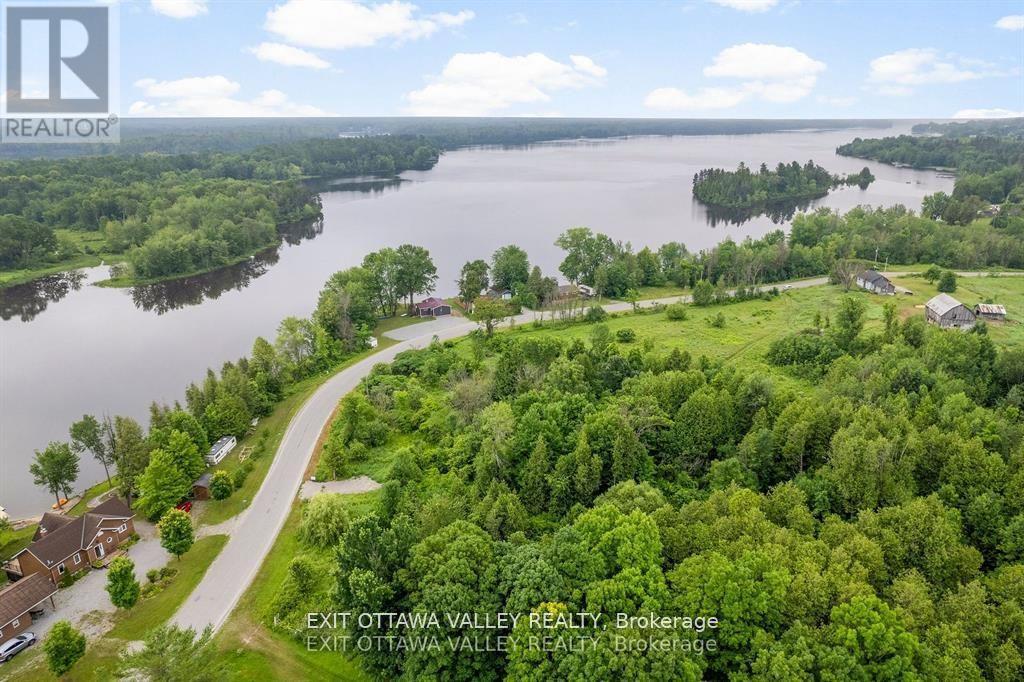 877 Lacroix Bay Road, Whitewater Region, Ontario  K0J 2L0 - Photo 3 - X12784996