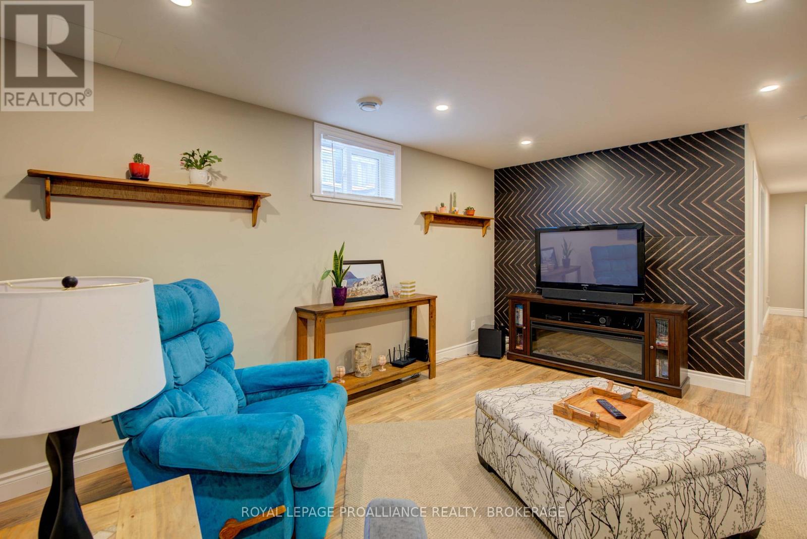 406 Waterloo Drive, Kingston, Ontario K7M 8K7 - Photo 34 - X12836222