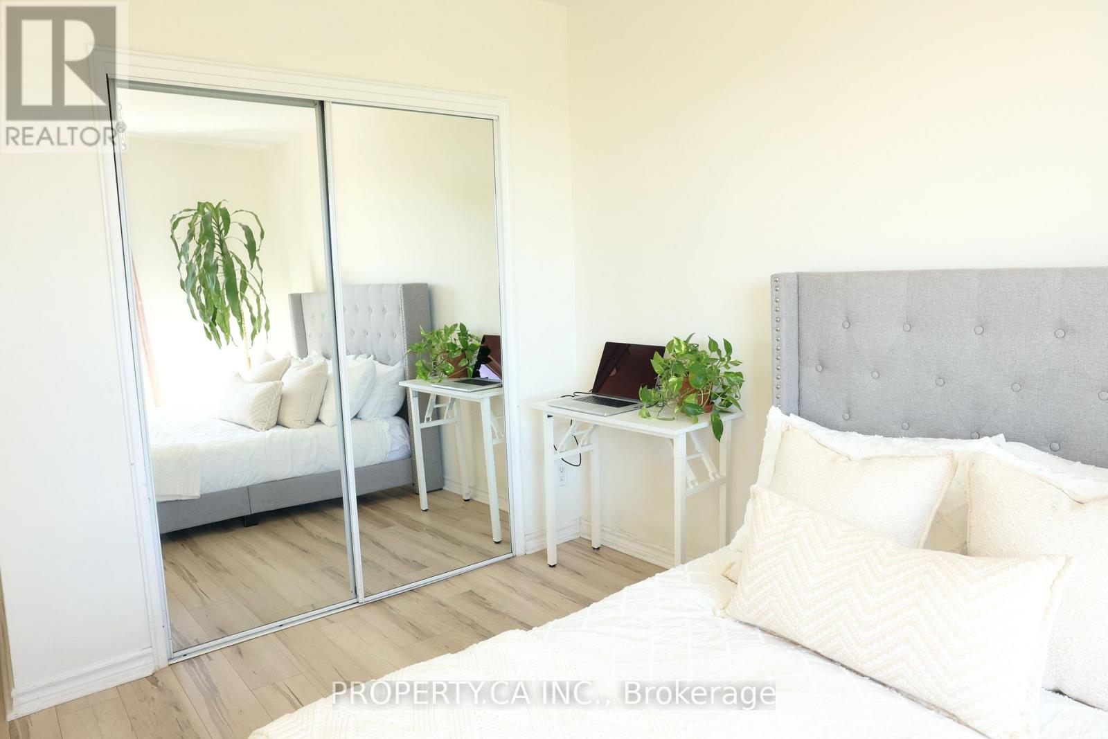 303 - 60 Gulliver Road, Toronto, Ontario  M6M 2M6 - Photo 18 - W12836276