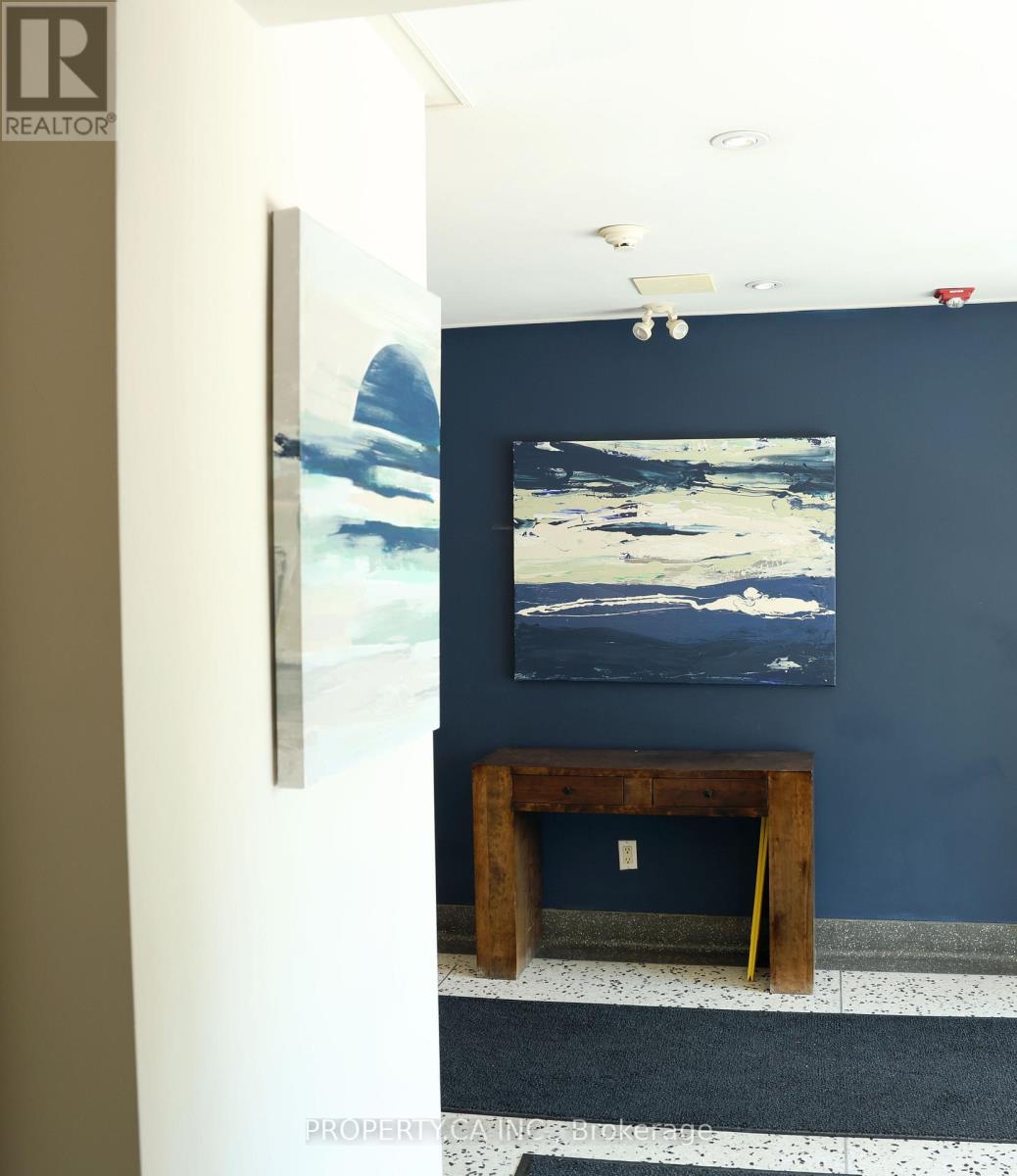 303 - 60 Gulliver Road, Toronto, Ontario  M6M 2M6 - Photo 34 - W12836276