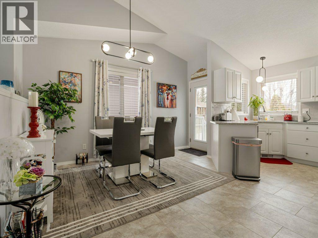 61 Rivercrest Court W, Lethbridge, Alberta  T1K 7P4 - Photo 9 - A2288349