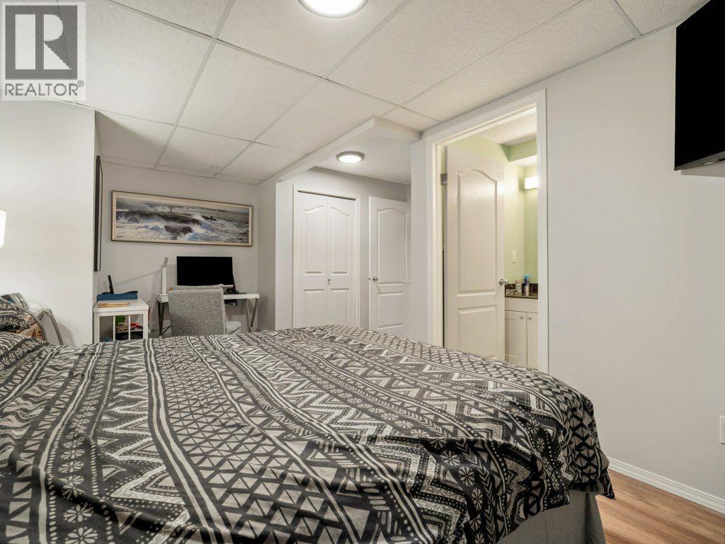 61 Rivercrest Court W, Lethbridge, Alberta  T1K 7P4 - Photo 33 - A2288349