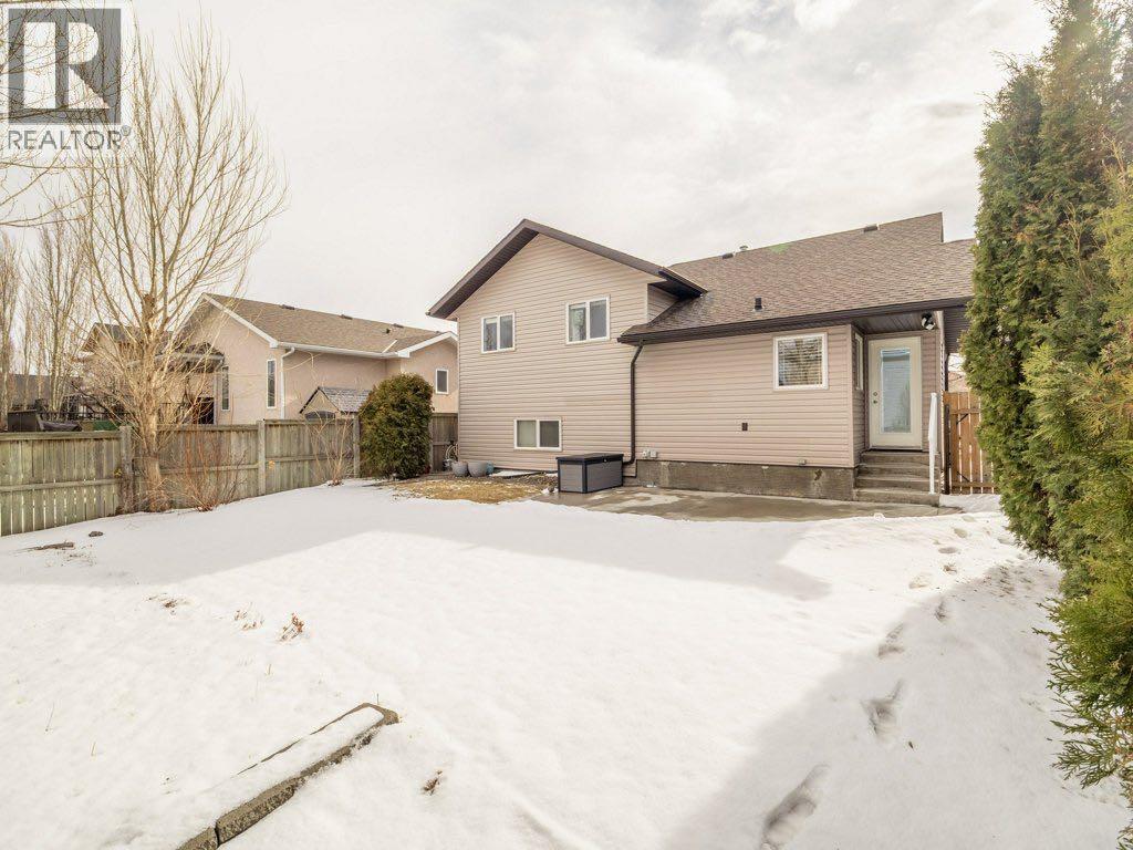 61 Rivercrest Court W, Lethbridge, Alberta  T1K 7P4 - Photo 41 - A2288349