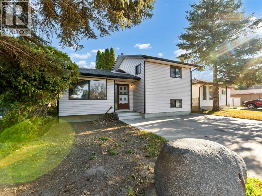 35 Strong Avenue SE, Medicine Hat, Alberta