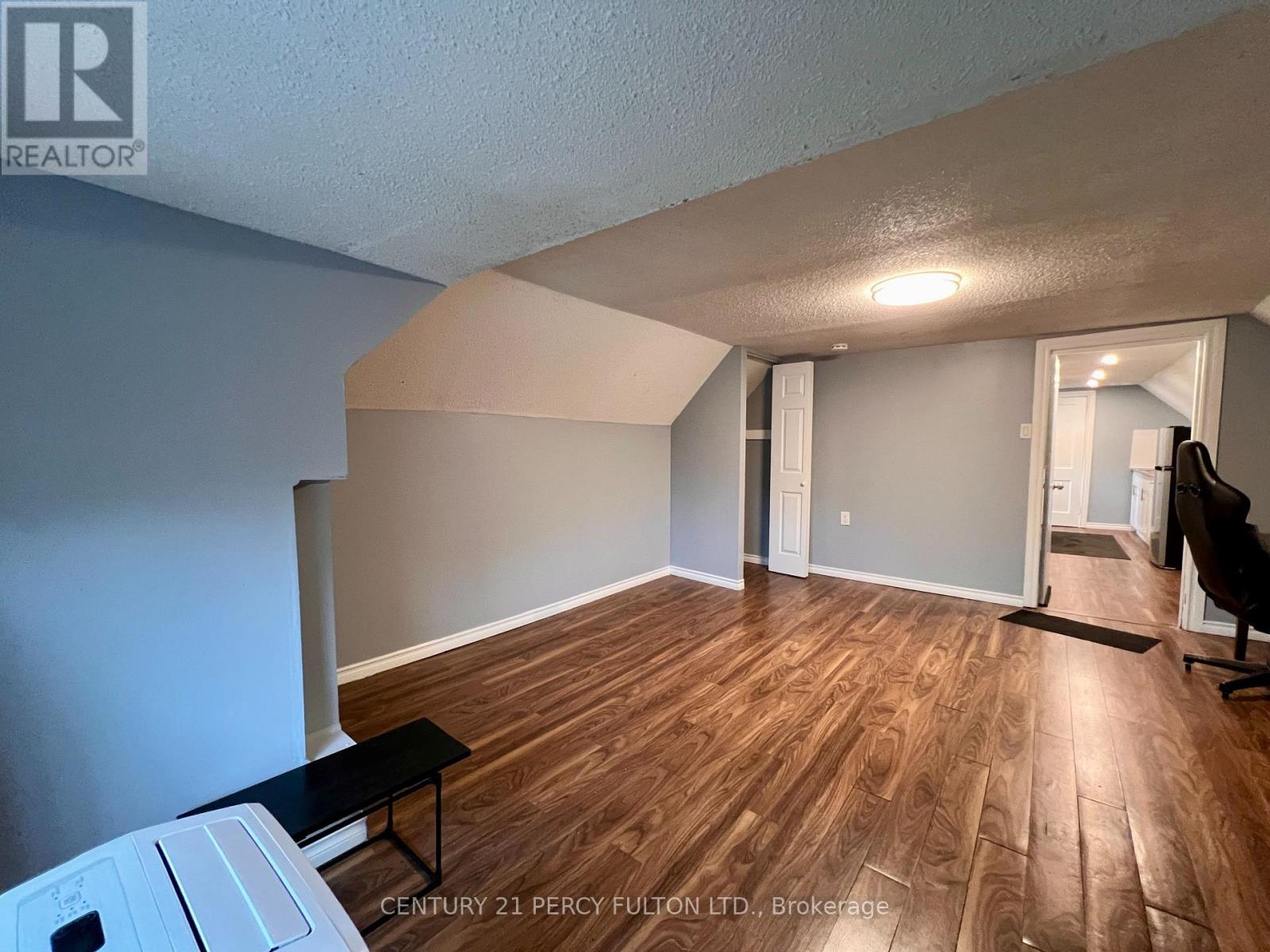 108 Cumberland Avenue, Hamilton, Ontario  L8M 1Z3 - Photo 11 - X12836290