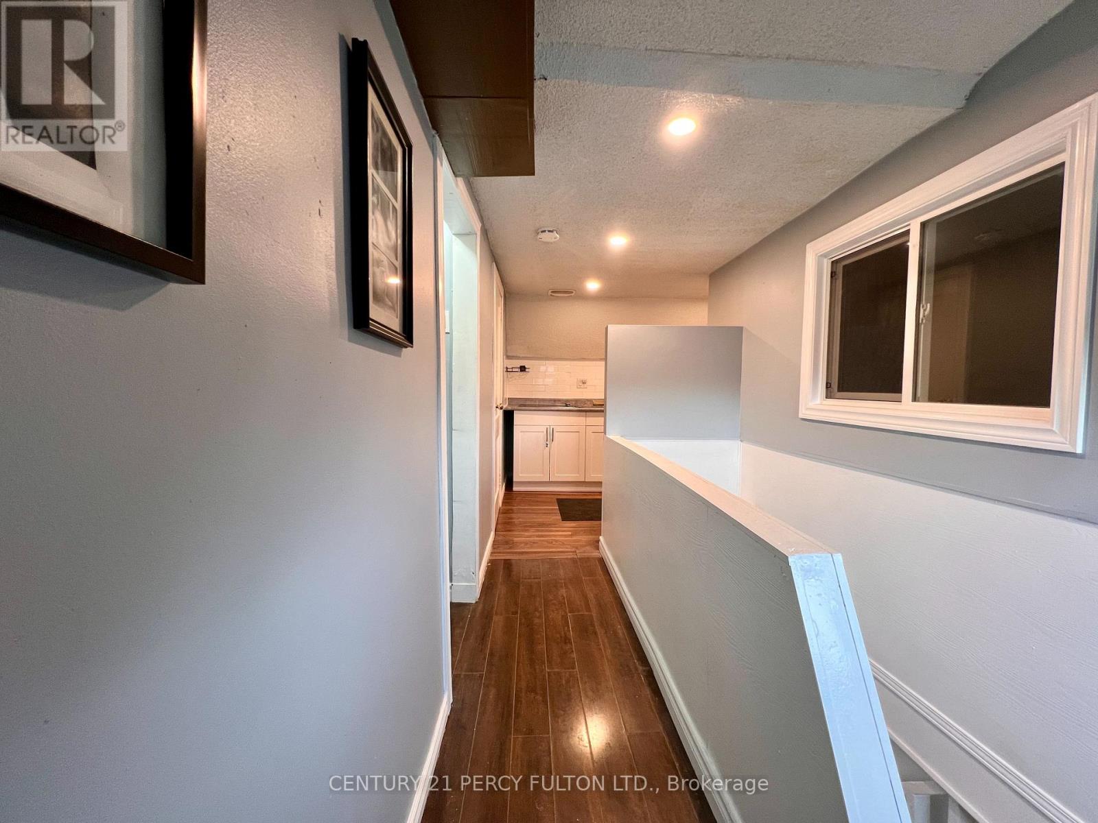 108 Cumberland Avenue, Hamilton, Ontario  L8M 1Z3 - Photo 2 - X12836290