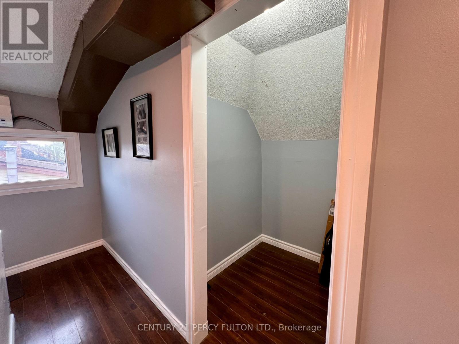 108 Cumberland Avenue, Hamilton, Ontario  L8M 1Z3 - Photo 3 - X12836290