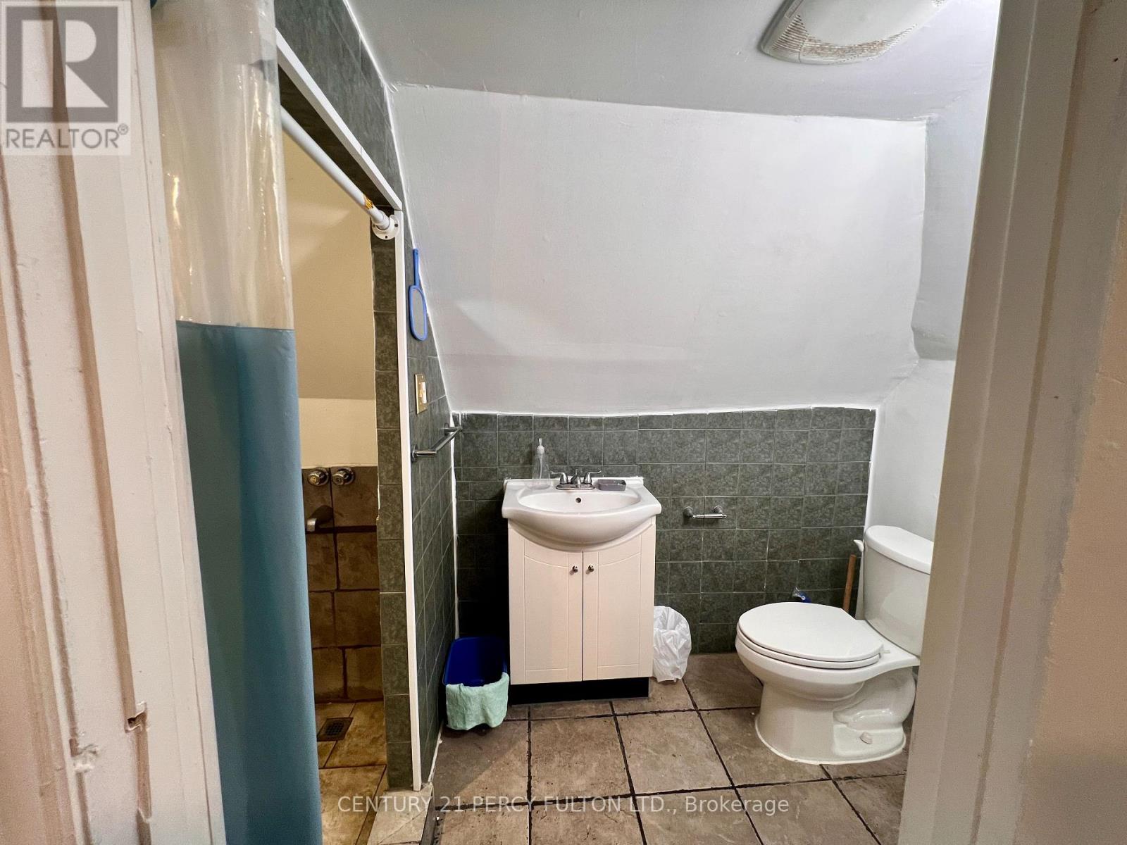 108 Cumberland Avenue, Hamilton, Ontario  L8M 1Z3 - Photo 5 - X12836290