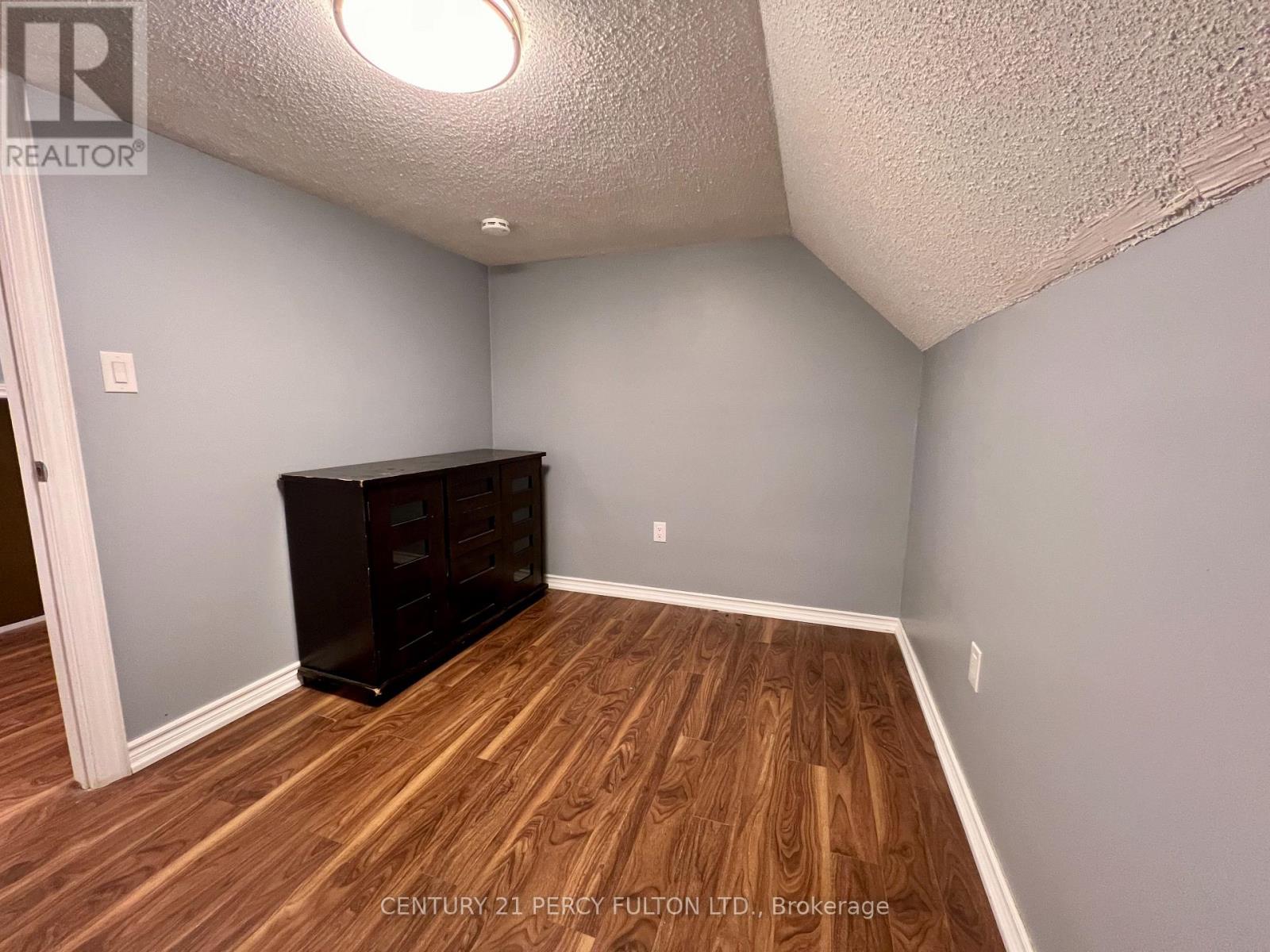 108 Cumberland Avenue, Hamilton, Ontario  L8M 1Z3 - Photo 8 - X12836290