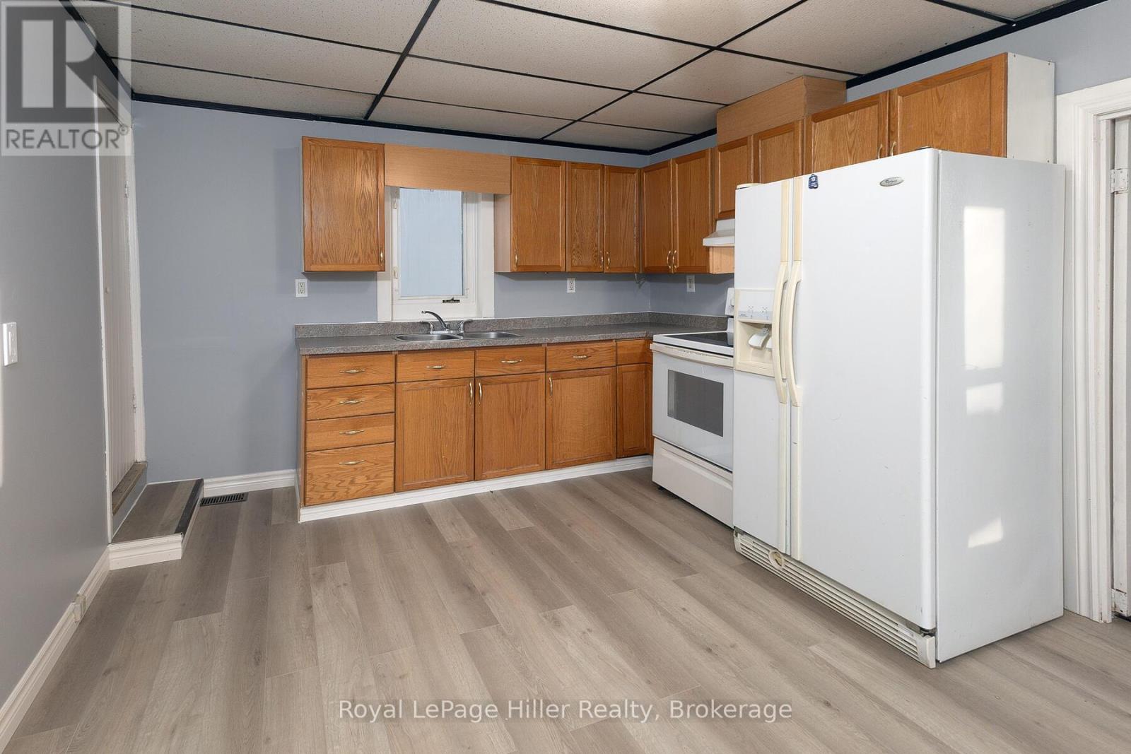 529 Albert Street, Stratford, Ontario  N5A 3L6 - Photo 12 - X12597634