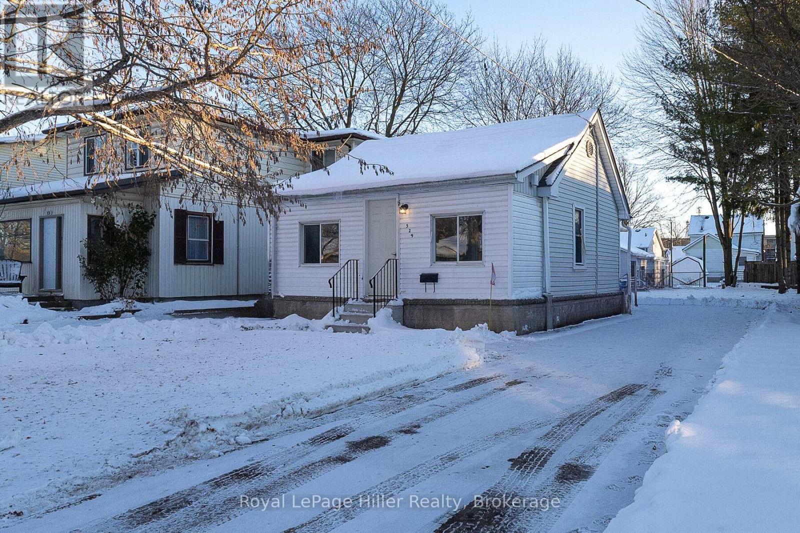 529 Albert Street, Stratford, Ontario  N5A 3L6 - Photo 4 - X12597634