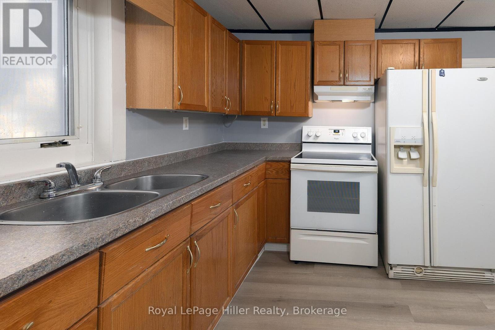 529 Albert Street, Stratford, Ontario  N5A 3L6 - Photo 11 - X12597634