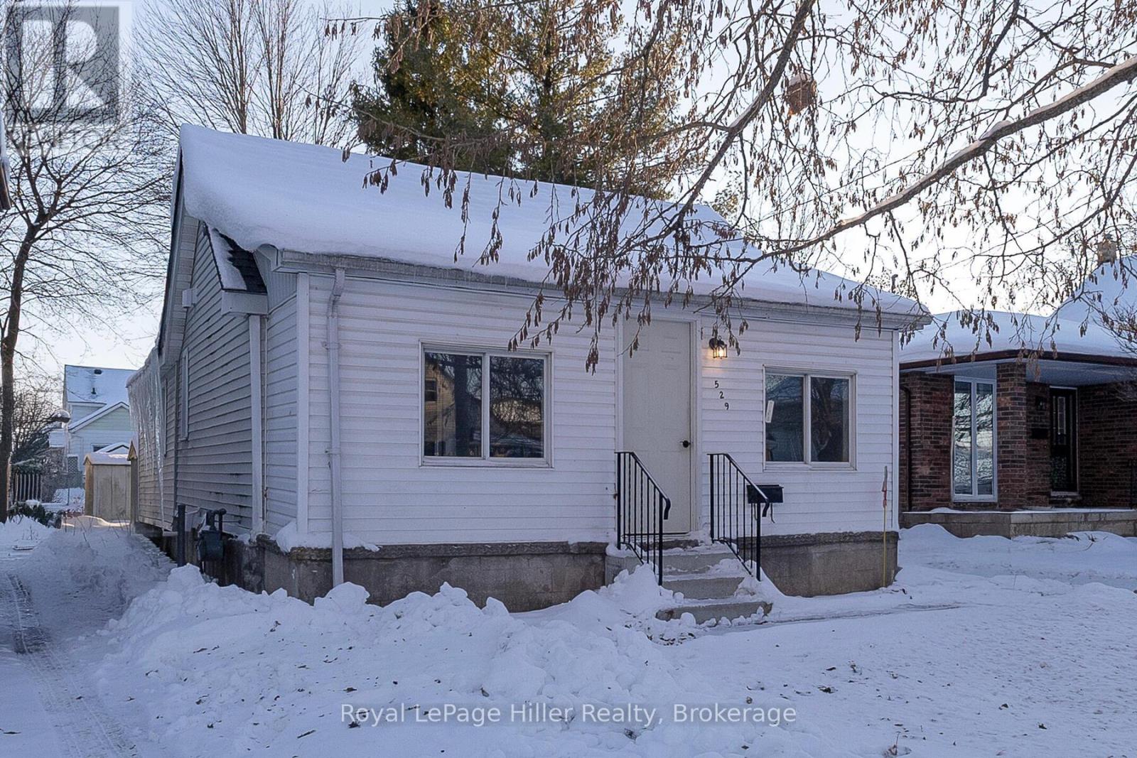 529 Albert Street, Stratford, Ontario  N5A 3L6 - Photo 3 - X12597634