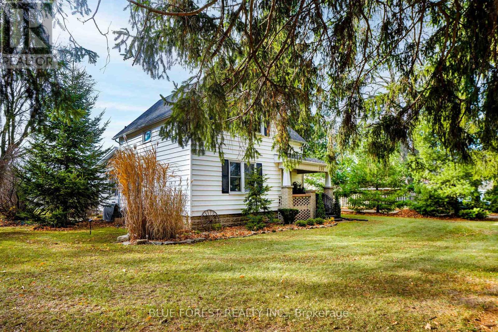 136 Furnival Road, West Elgin, Ontario  N0L 2C0 - Photo 3 - X12645742