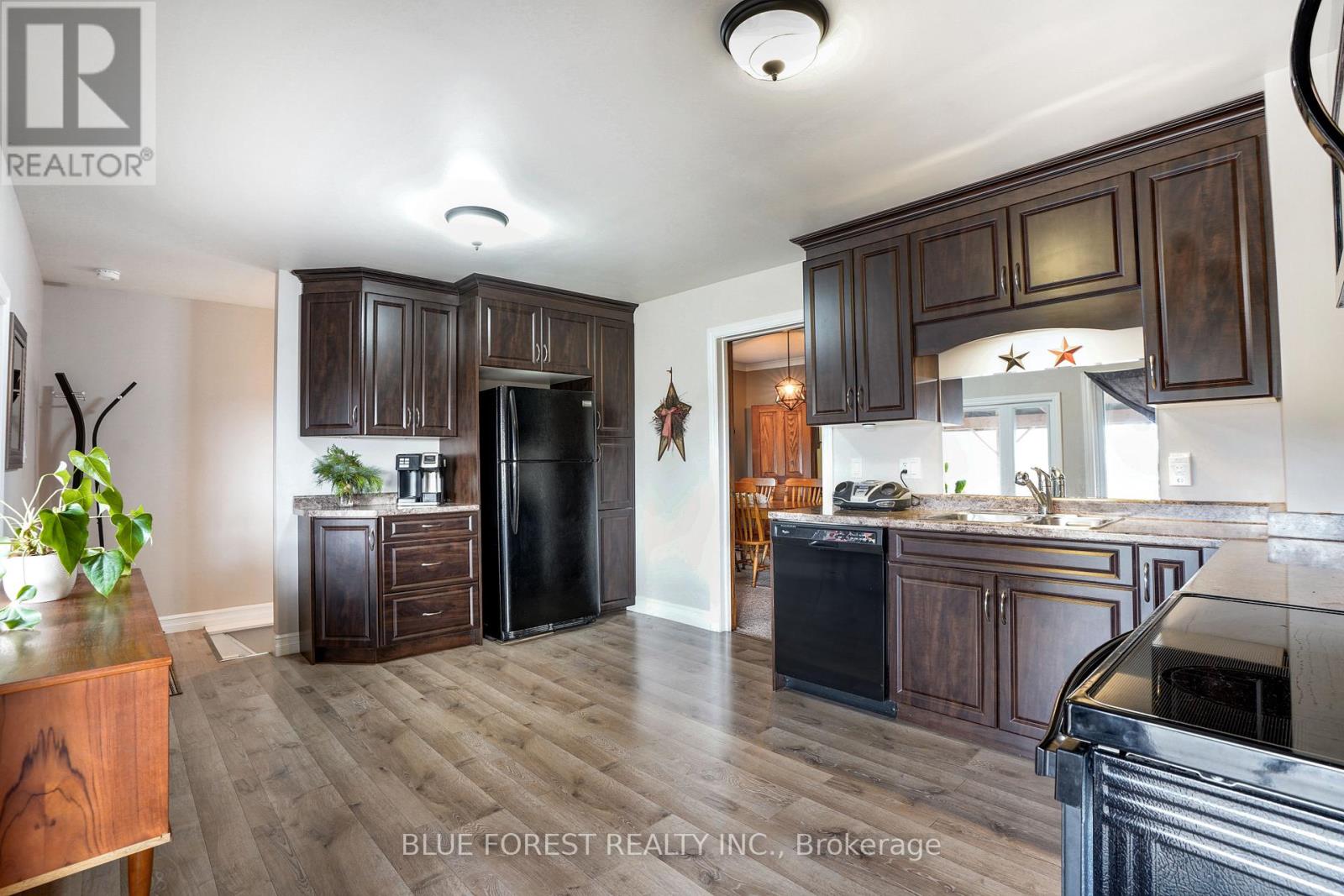 136 Furnival Road, West Elgin, Ontario  N0L 2C0 - Photo 19 - X12645742