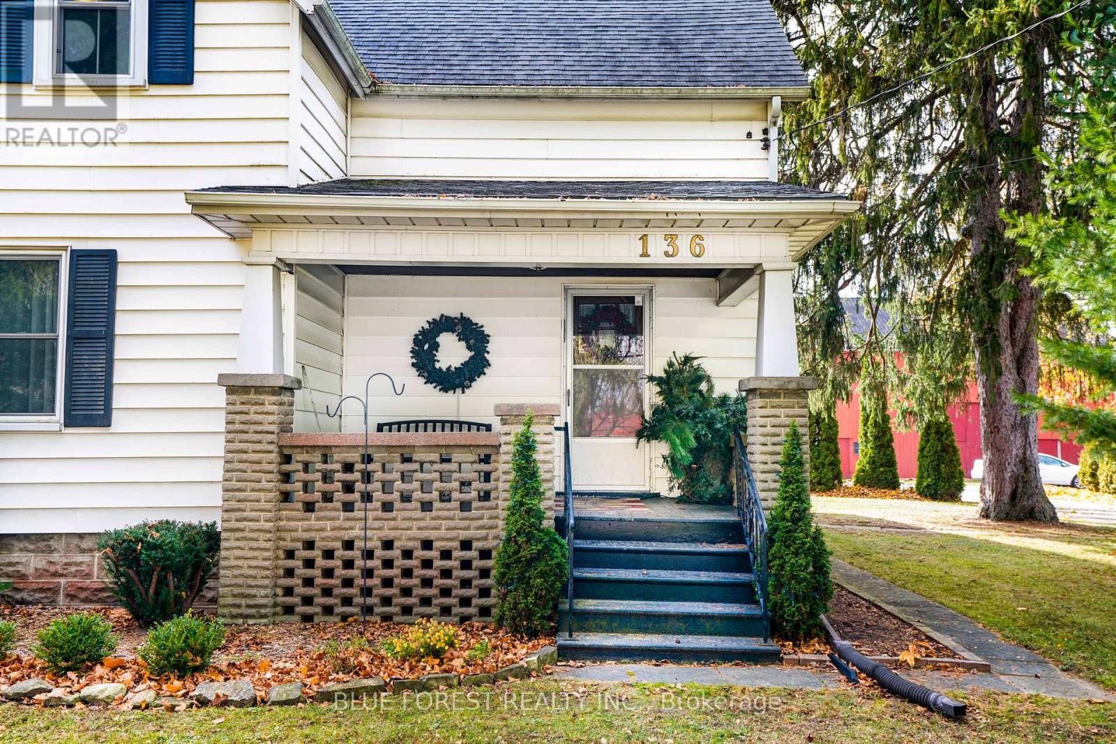 136 Furnival Road, West Elgin, Ontario  N0L 2C0 - Photo 5 - X12645742