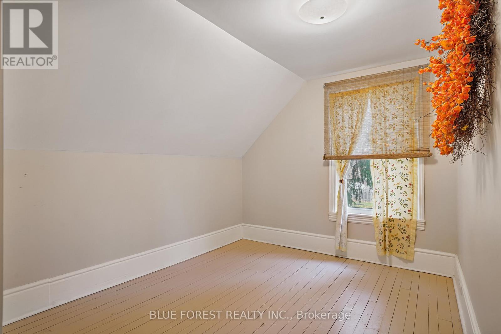 136 Furnival Road, West Elgin, Ontario  N0L 2C0 - Photo 29 - X12645742