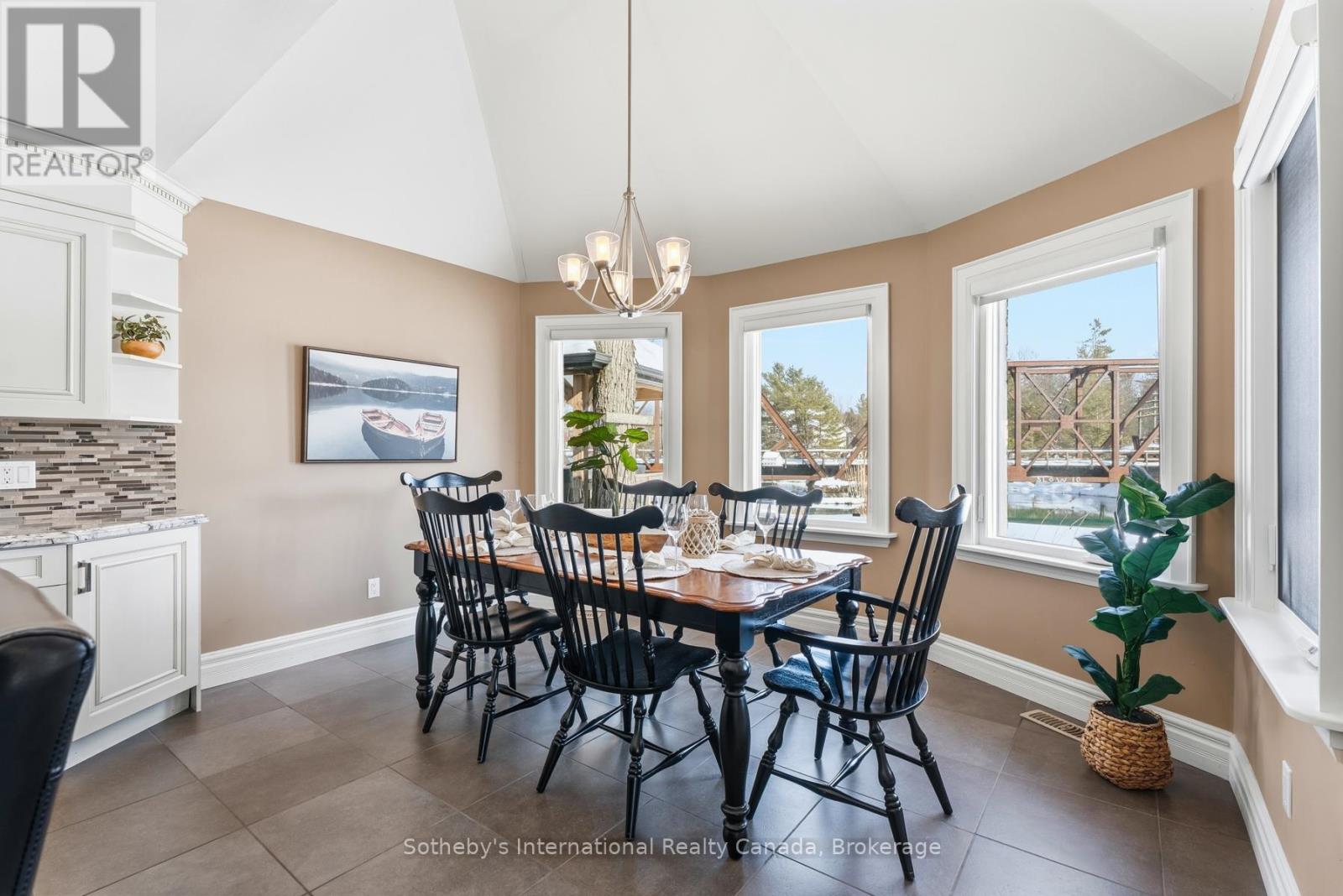 7583 Oak Point Road, Ramara, Ontario  L0K 2B0 - Photo 16 - S12836410