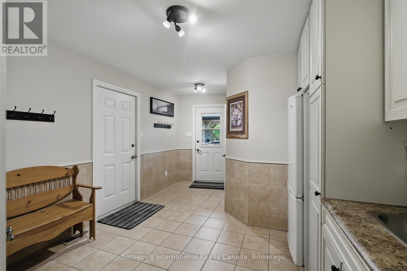 7583 Oak Point Road, Ramara, Ontario  L0K 2B0 - Photo 21 - S12836410