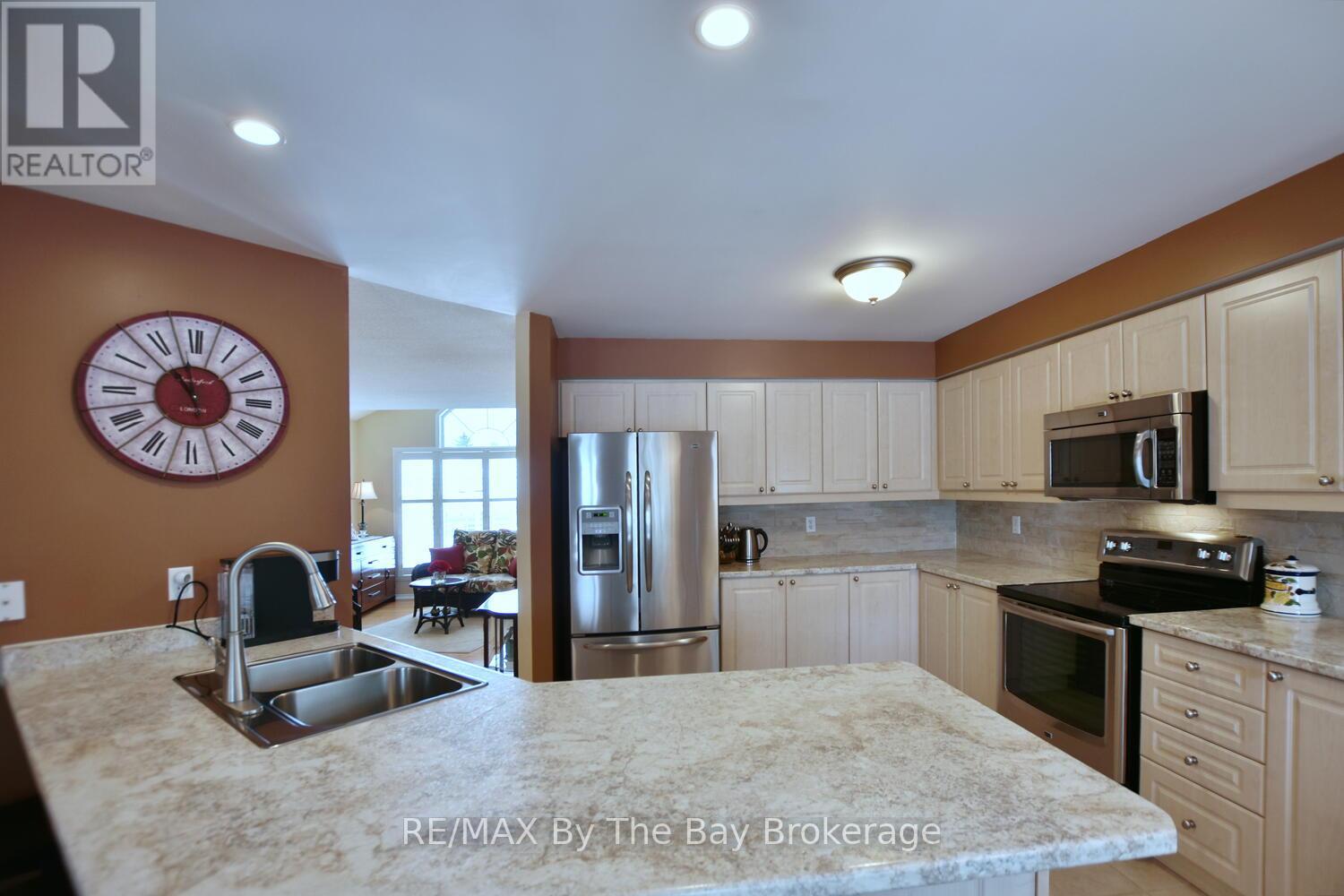 3 Foxwood Crescent, Wasaga Beach, Ontario  L9Z 1M7 - Photo 14 - S12836424