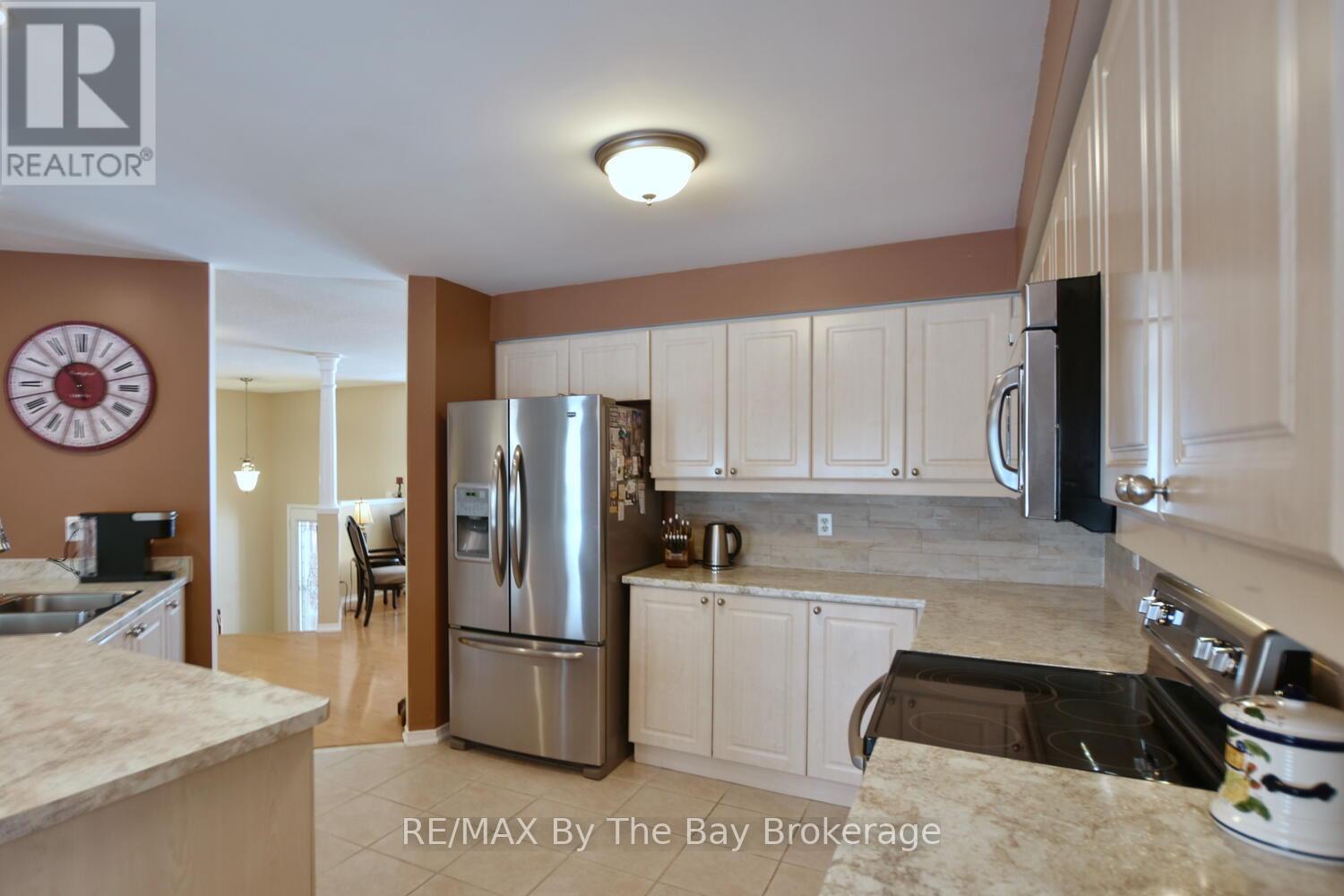 3 Foxwood Crescent, Wasaga Beach, Ontario  L9Z 1M7 - Photo 15 - S12836424