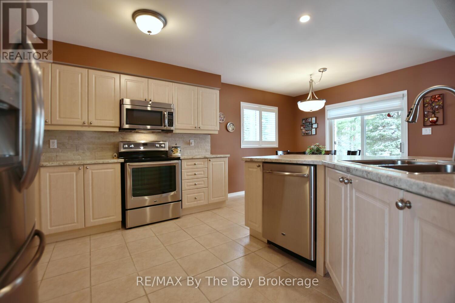 3 Foxwood Crescent, Wasaga Beach, Ontario  L9Z 1M7 - Photo 16 - S12836424