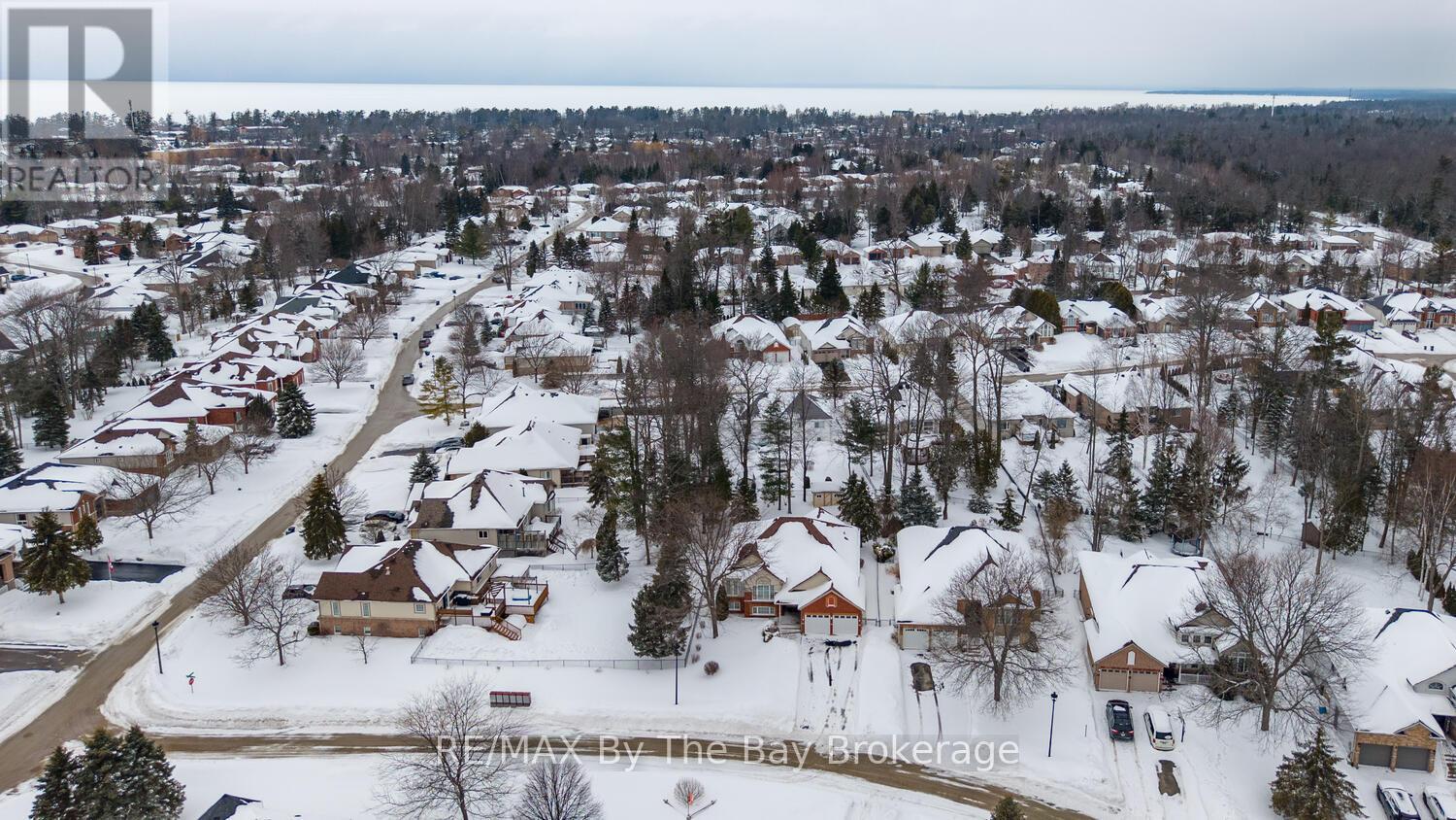 3 Foxwood Crescent, Wasaga Beach, Ontario  L9Z 1M7 - Photo 2 - S12836424
