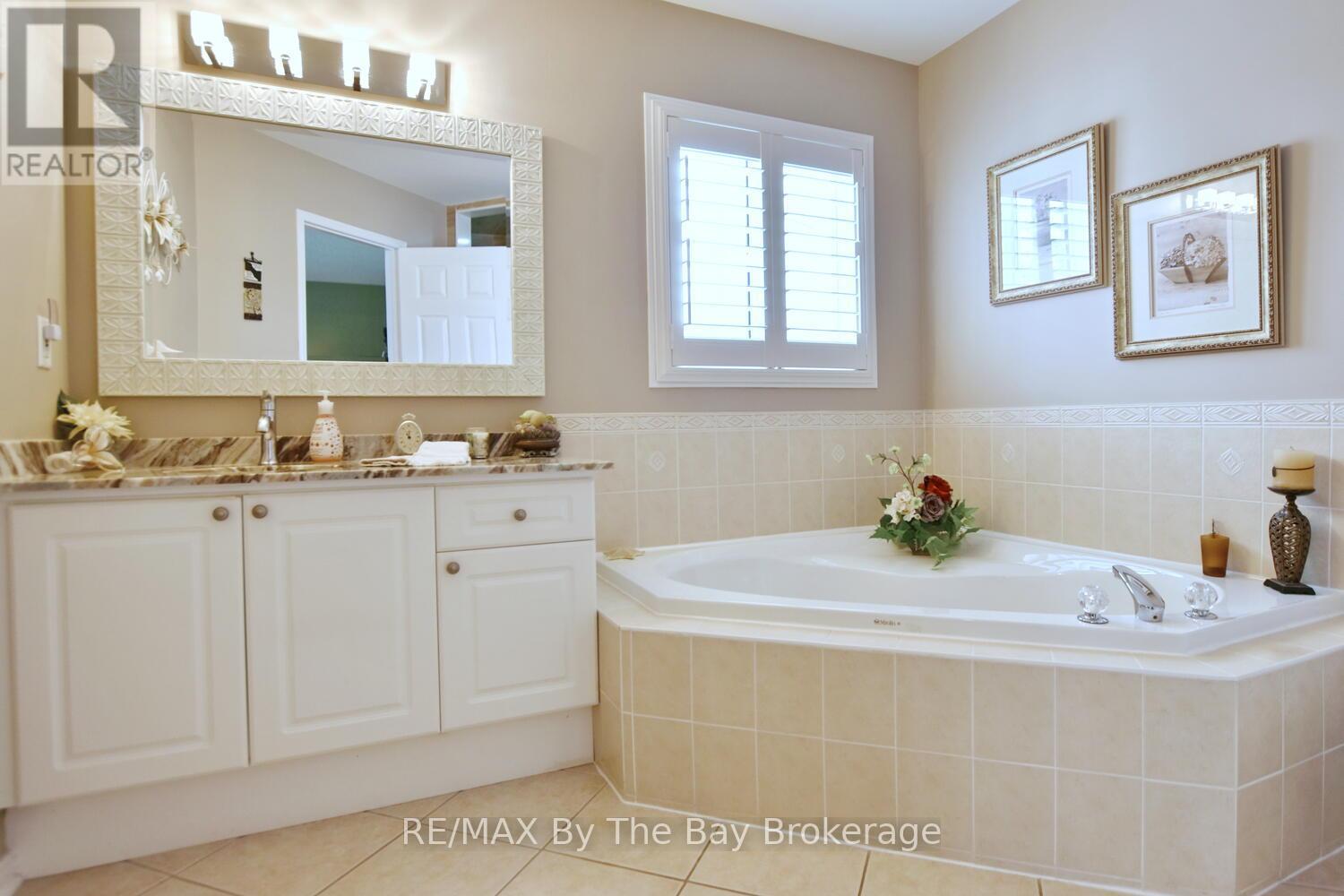 3 Foxwood Crescent, Wasaga Beach, Ontario  L9Z 1M7 - Photo 27 - S12836424