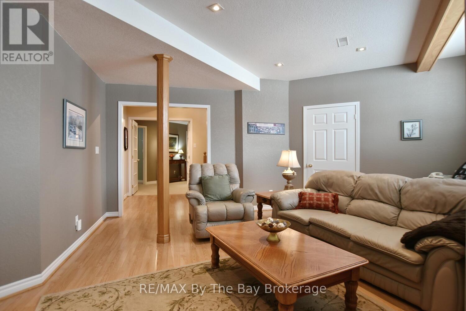 3 Foxwood Crescent, Wasaga Beach, Ontario  L9Z 1M7 - Photo 35 - S12836424