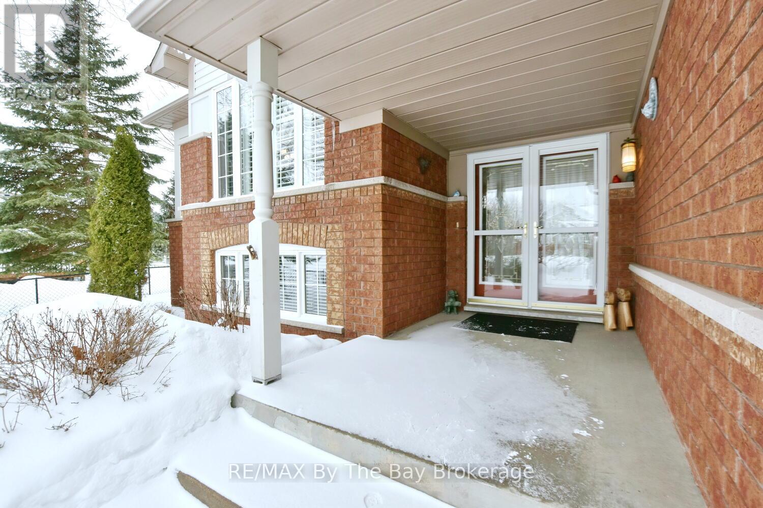 3 Foxwood Crescent, Wasaga Beach, Ontario  L9Z 1M7 - Photo 5 - S12836424