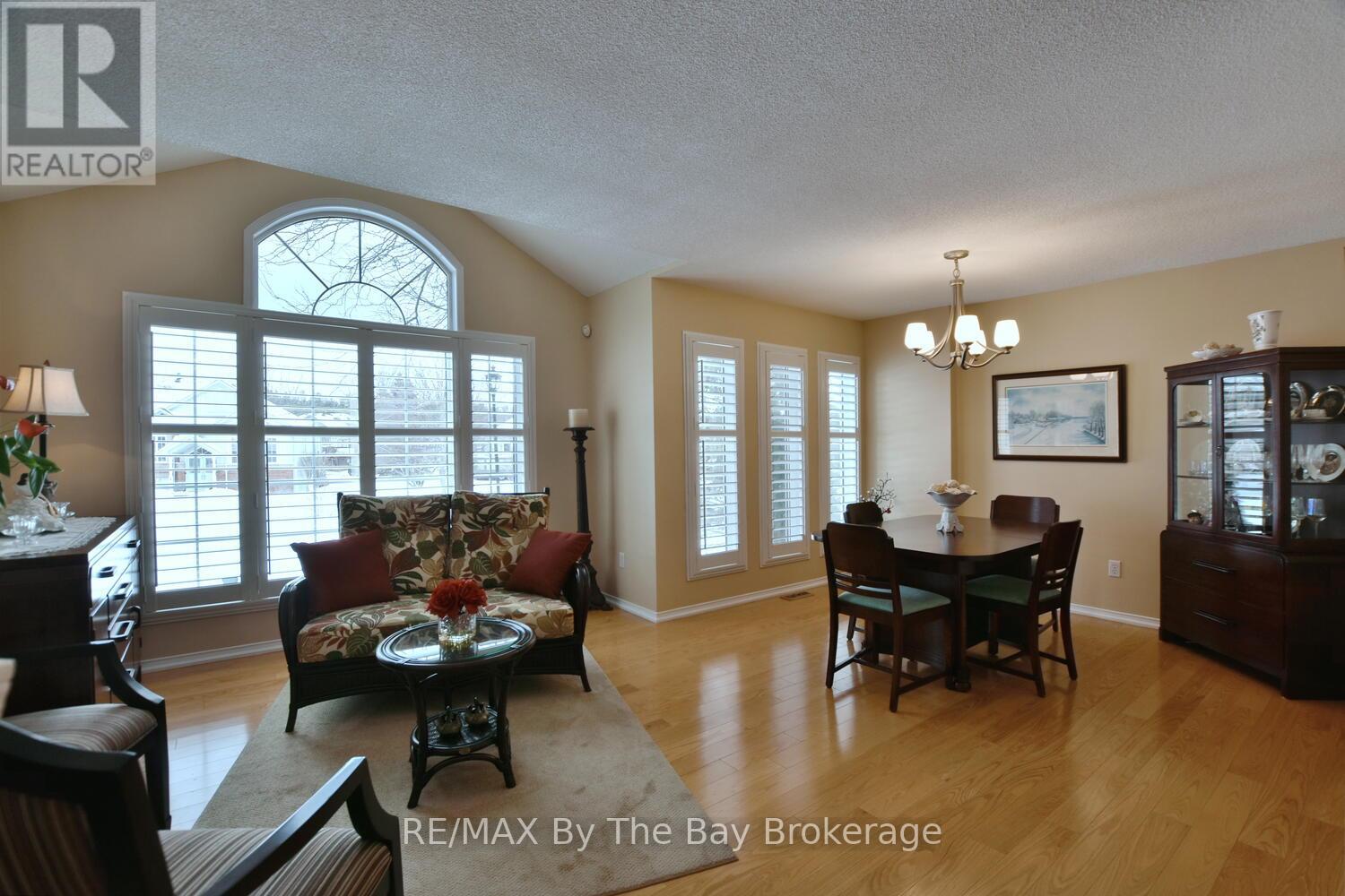 3 Foxwood Crescent, Wasaga Beach, Ontario  L9Z 1M7 - Photo 8 - S12836424