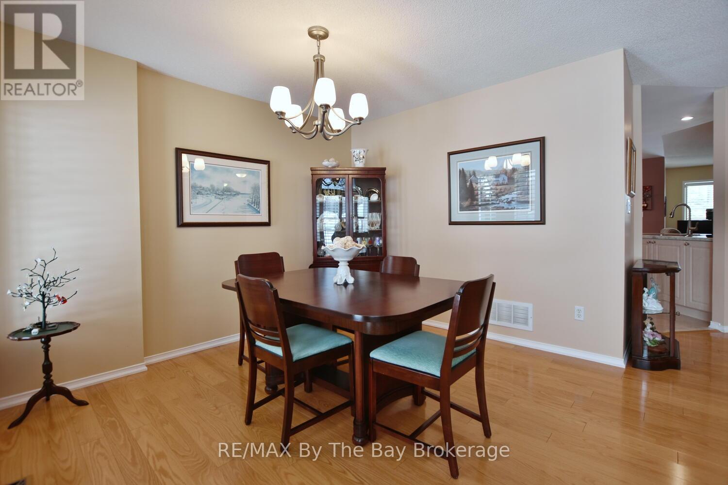 3 Foxwood Crescent, Wasaga Beach, Ontario  L9Z 1M7 - Photo 9 - S12836424