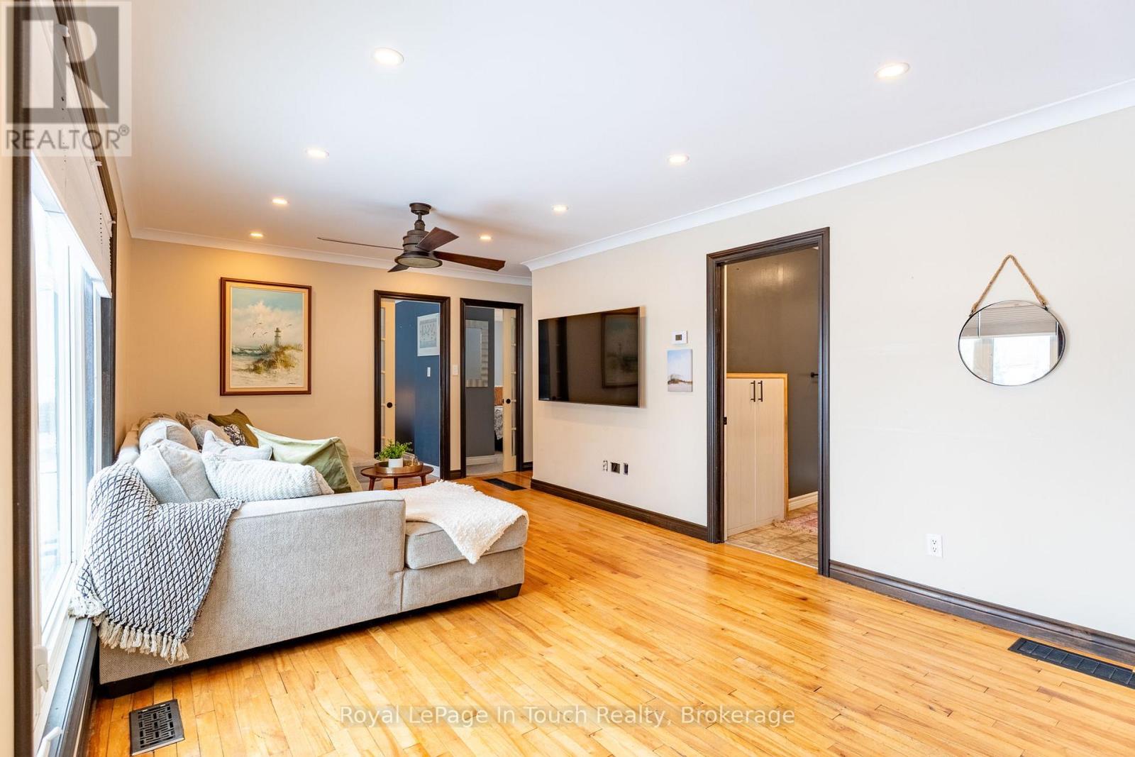 727 Victoria Street, Midland, Ontario  L4R 1B2 - Photo 3 - S12836432