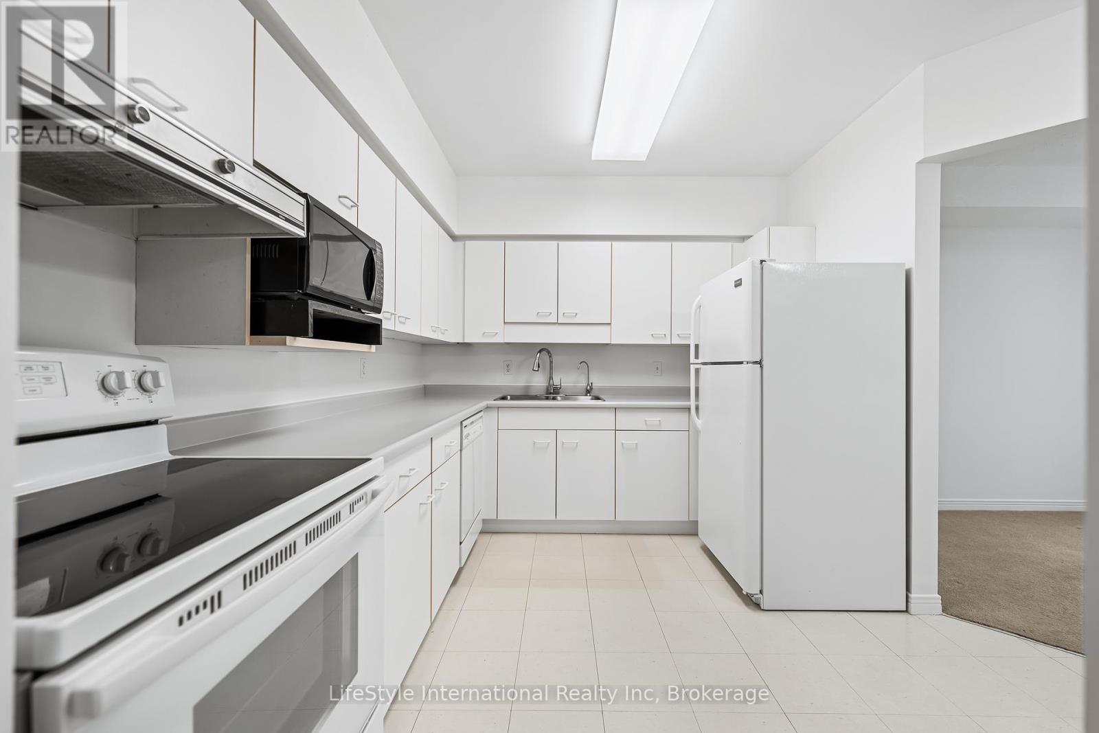 205 - 208 Silvercreek Parkway N, Guelph, Ontario N1H 8H2 - Photo 6 - X12836420